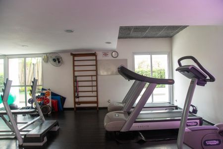 Apartamento à venda com 92m², 3 quartos e 2 vagas Apartamento à venda com 92m², 3 quartos e 2 vagasAcademia