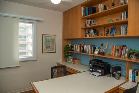 Apartamento à venda com 92m², 3 quartos e 2 vagas Apartamento à venda com 92m², 3 quartos e 2 vagasEscritório