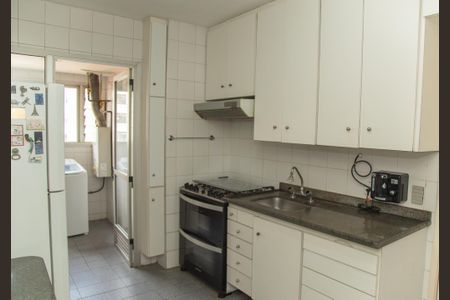 Apartamento à venda com 92m², 3 quartos e 2 vagas Apartamento à venda com 92m², 3 quartos e 2 vagasCozinha