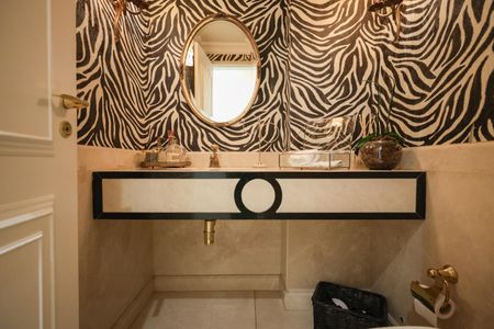 Apartamento à venda com 386m², 3 quartos e 4 vagas Apartamento à venda com 386m², 3 quartos e 4 vagasLavabo