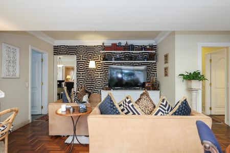 Apartamento à venda com 386m², 3 quartos e 4 vagas Apartamento à venda com 386m², 3 quartos e 4 vagasSala de TV