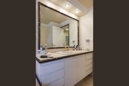 Apartamento à venda com 386m², 3 quartos e 4 vagas Apartamento à venda com 386m², 3 quartos e 4 vagasBanhero 2 da Suíte 1