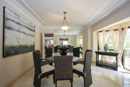 Apartamento à venda com 386m², 3 quartos e 4 vagas Apartamento à venda com 386m², 3 quartos e 4 vagasSala de Jantar