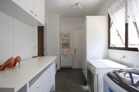 Apartamento à venda com 386m², 3 quartos e 4 vagas Apartamento à venda com 386m², 3 quartos e 4 vagasÁrea de Serviço