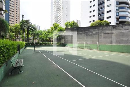 Apartamento à venda com 386m², 3 quartos e 4 vagas Apartamento à venda com 386m², 3 quartos e 4 vagasQuadra