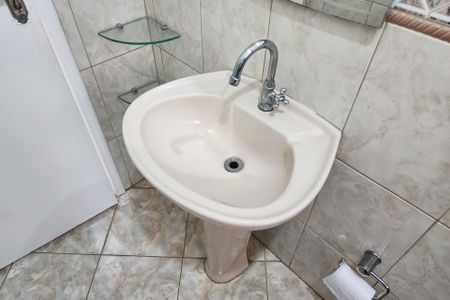 Apartamento à venda com 71m², 2 quartos e 1 vagaBanheiro 