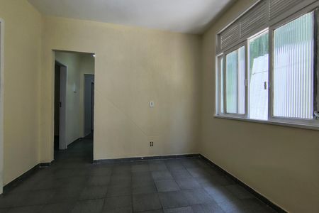 Sala de casa de condomínio para alugar com 3 quartos, 100m² em Anil, Rio de Janeiro