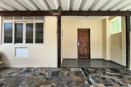 Casa de condomínio para alugar com 100m², 3 quartos e 2 vagasFachada