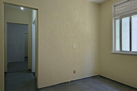 Casa de condomínio para alugar com 100m², 3 quartos e 2 vagasSala