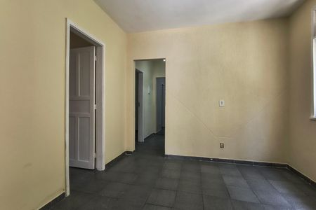 Casa de condomínio para alugar com 100m², 3 quartos e 2 vagasSala