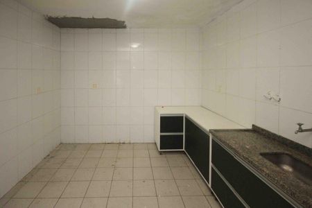 Casa para alugar com 50m², 2 quartos e 1 vaga