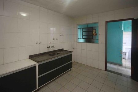 Casa para alugar com 50m², 2 quartos e 1 vaga