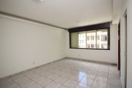 Sala/Quarto de kitnet/studio para alugar com 1 quarto, 27m² em Centro Histórico, Porto Alegre