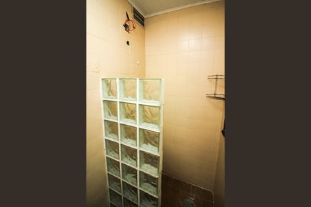 Banheiro de kitnet/studio para alugar com 1 quarto, 27m² em Centro Histórico, Porto Alegre