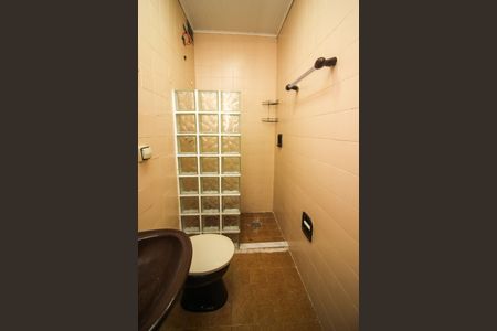 Banheiro de kitnet/studio para alugar com 1 quarto, 27m² em Centro Histórico, Porto Alegre