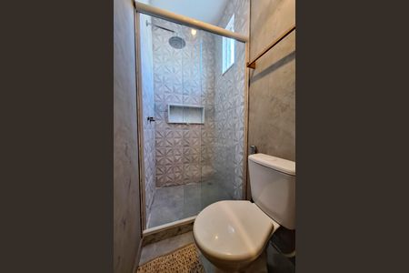 Casa à venda com 240m², 4 quartos e 2 vagasBanheiro da Suíte 2