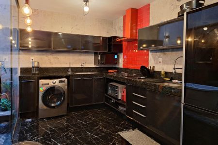 Casa à venda com 240m², 4 quartos e 2 vagasCozinha