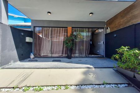 Casa à venda com 240m², 4 quartos e 2 vagasQuintal