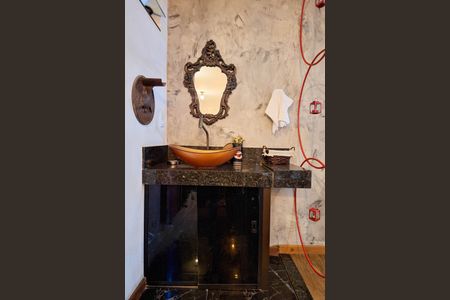 Casa à venda com 240m², 4 quartos e 2 vagasLavabo