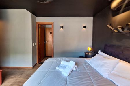 Casa à venda com 240m², 4 quartos e 2 vagasSuíte 1