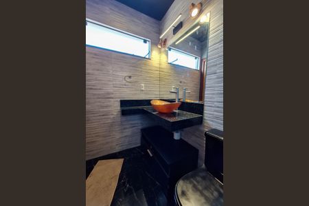 Casa à venda com 240m², 4 quartos e 2 vagasBanheiro da Suíte 1