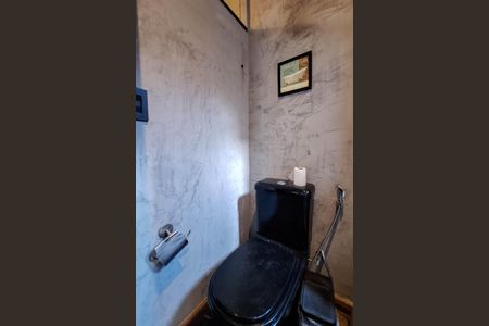 Casa à venda com 240m², 4 quartos e 2 vagasBanheiro 1