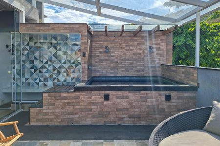 Casa à venda com 240m², 4 quartos e 2 vagasTerraço