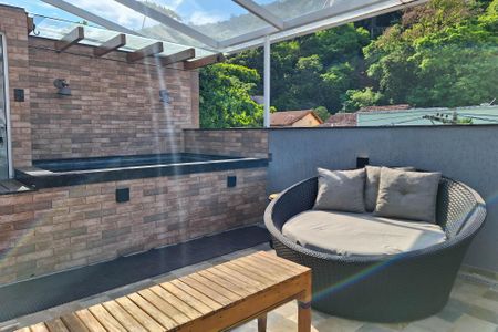 Casa à venda com 240m², 4 quartos e 2 vagasTerraço