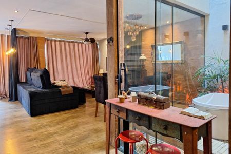 Casa à venda com 240m², 4 quartos e 2 vagasSala