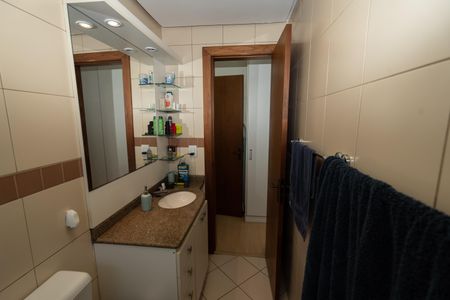 Apartamento à venda com 79m², 2 quartos e 2 vagasBanheiro da Suíte