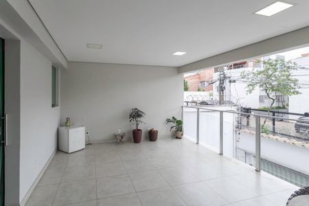 Casa à venda com 242m², 4 quartos e 4 vagasVaranda da suíte 