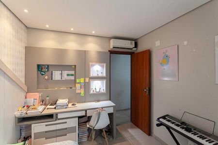 Casa à venda com 242m², 4 quartos e 4 vagasQuarto 3