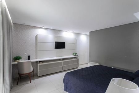 Casa à venda com 242m², 4 quartos e 4 vagasSuíte