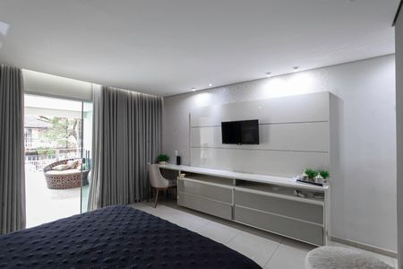 Casa à venda com 242m², 4 quartos e 4 vagasSuíte