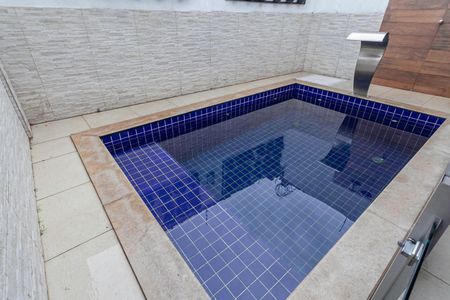 Casa à venda com 242m², 4 quartos e 4 vagasPiscina