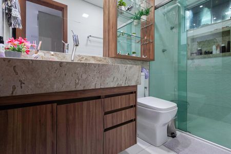 Casa à venda com 242m², 4 quartos e 4 vagasBanheiro social 2