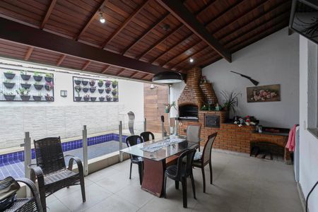 Casa à venda com 242m², 4 quartos e 4 vagasÁrea gourmet