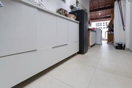 Casa à venda com 242m², 4 quartos e 4 vagasÁrea de serviço 