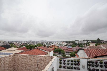 Casa à venda com 242m², 4 quartos e 4 vagasQuarto 2 - Vista