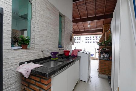 Casa à venda com 242m², 4 quartos e 4 vagasÁrea de serviço 