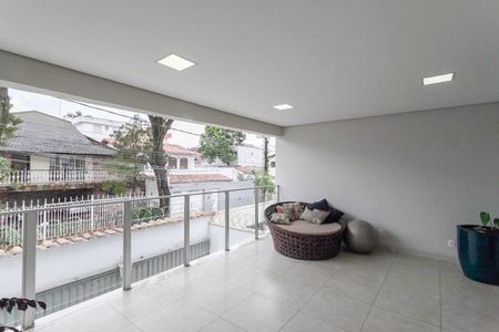 Casa à venda com 242m², 4 quartos e 4 vagasVaranda da suíte 