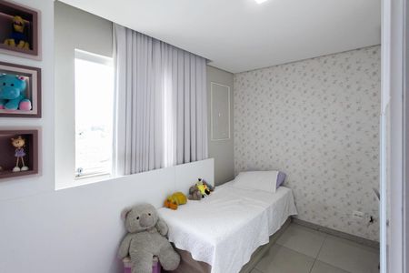 Casa à venda com 242m², 4 quartos e 4 vagasQuarto 2