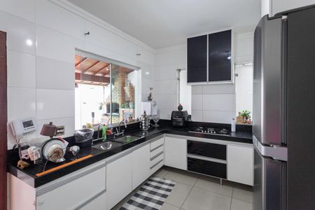 Casa à venda com 242m², 4 quartos e 4 vagasCozinha