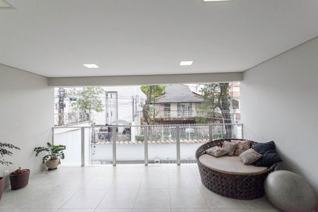 Casa à venda com 242m², 4 quartos e 4 vagasVaranda da suíte 