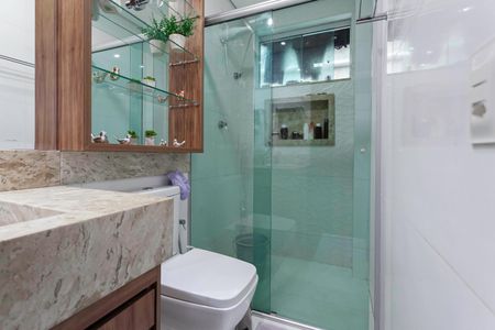 Casa à venda com 242m², 4 quartos e 4 vagasBanheiro social 2