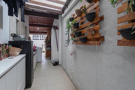 Casa à venda com 242m², 4 quartos e 4 vagasÁrea de serviço 