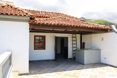 Casa de condomínio à venda com 280m², 4 quartos e 2 vagasTerraço