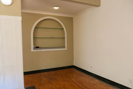 Casa de condomínio à venda com 280m², 4 quartos e 2 vagasSala - 1º Pavimento