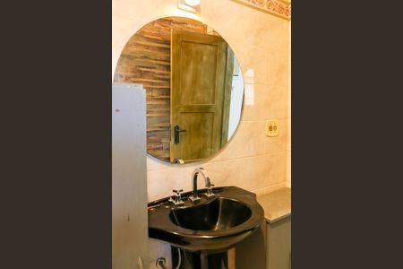 Casa de condomínio à venda com 280m², 4 quartos e 2 vagasBanheiro do Quarto Suite 1 - 2º Pavimento