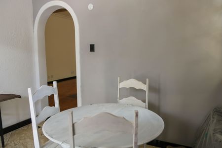 Casa de condomínio à venda com 280m², 4 quartos e 2 vagasSala - 1º Pavimento